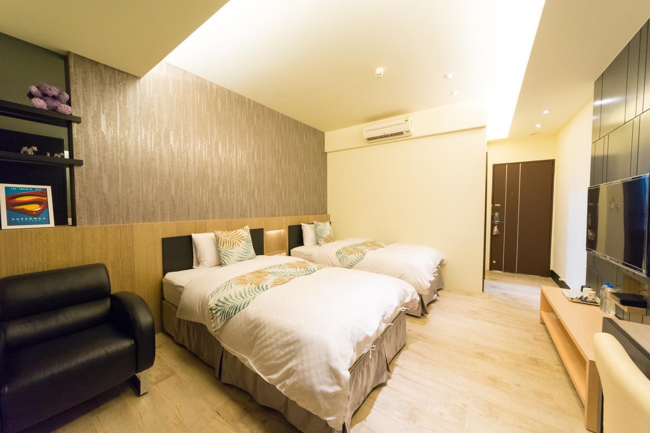 W Hostel Tainan Exterior photo